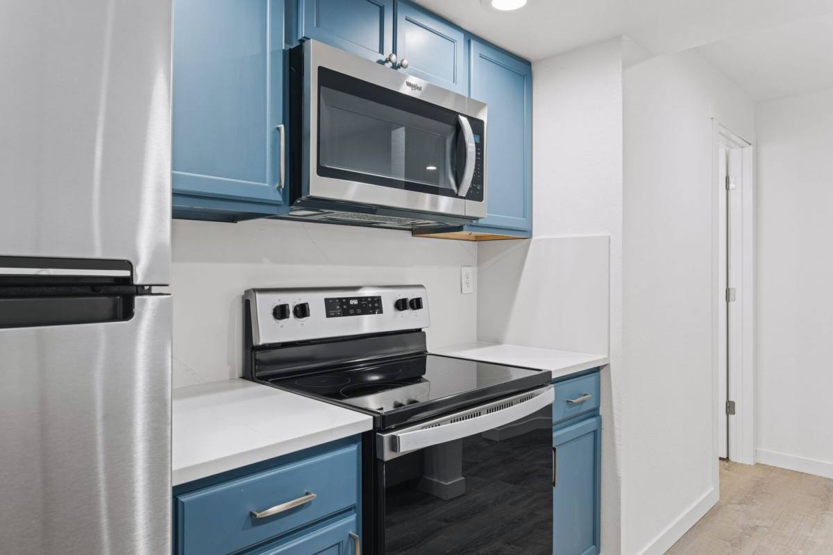 Apartment for rent at 14620 NE 31st St, Bellevue, WA 98007