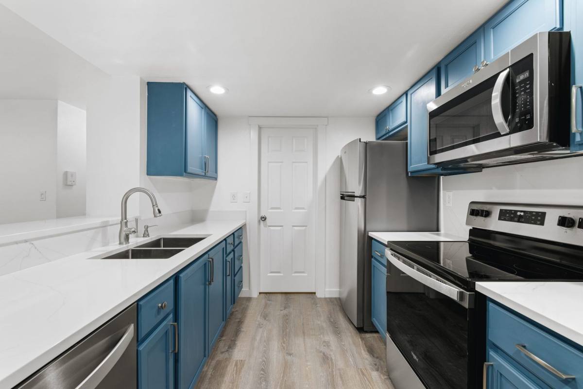 Apartment for rent at 14620 NE 31st St, Bellevue, WA 98007