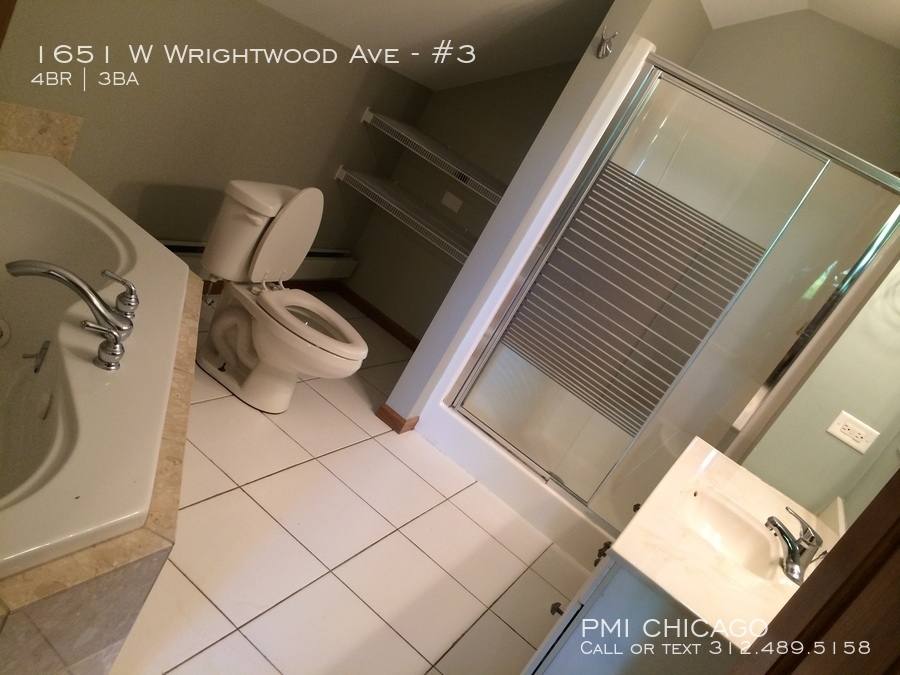 Apartment for rent at 1651 W Wrightwood Ave #3, Chicago, IL 60614