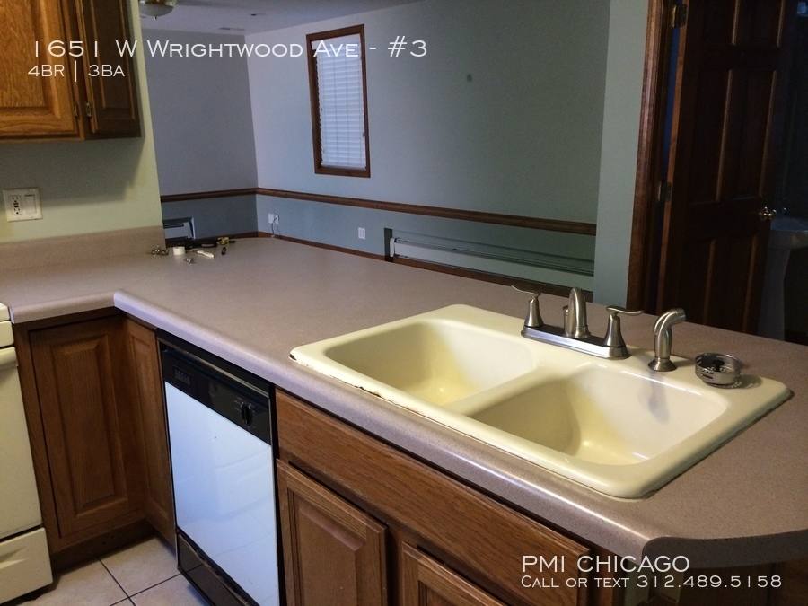 Apartment for rent at 1651 W Wrightwood Ave #3, Chicago, IL 60614