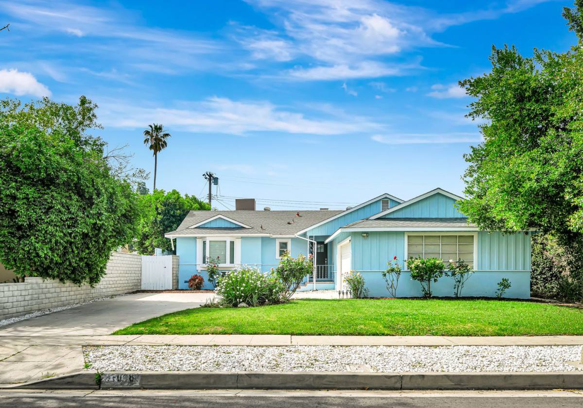 House for rent at 23008 Hamlin St, West Hills, CA 91307
