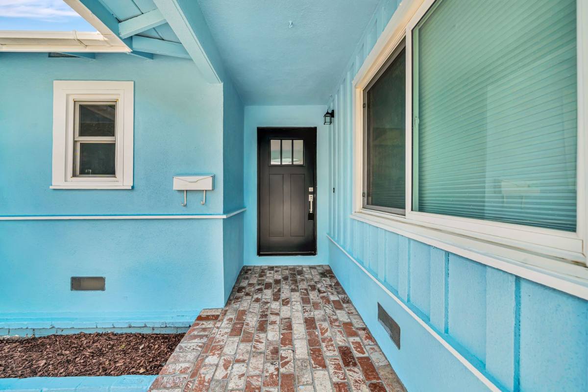 House for rent at 23008 Hamlin St, West Hills, CA 91307