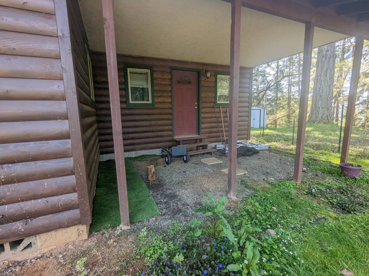 House for rent at 710 Wolf Valley Dr, Umpqua, OR 97486