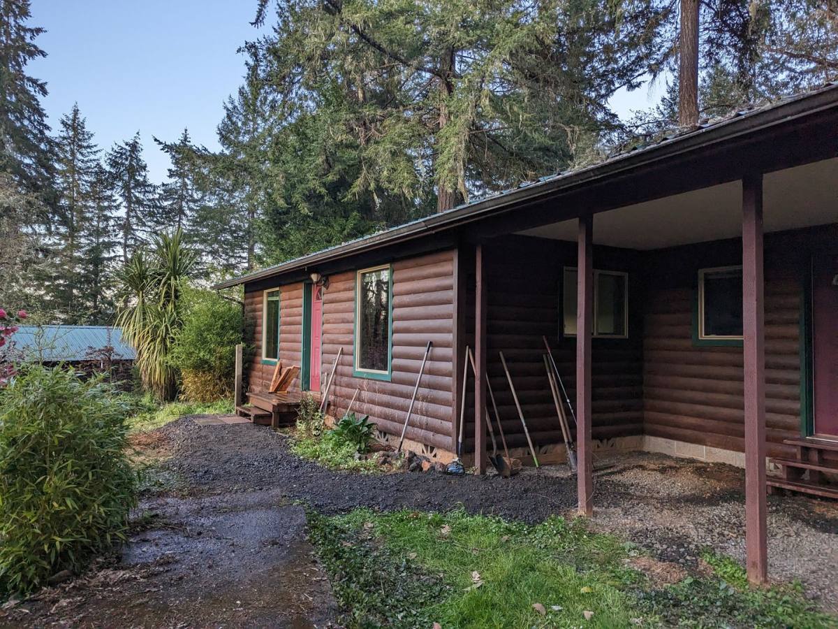 House for rent at 710 Wolf Valley Dr, Umpqua, OR 97486