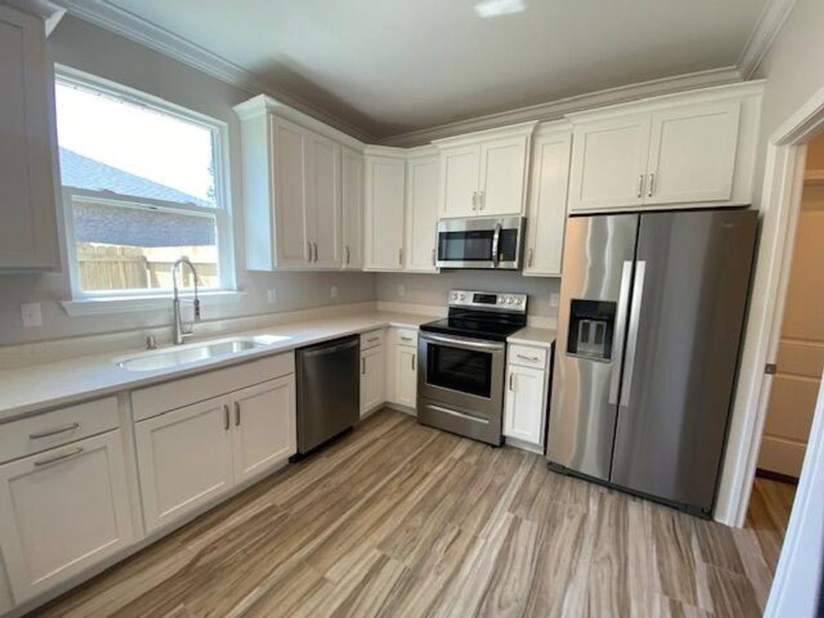House for rent at 422 Little John Rd, Mary Esther, FL 32569