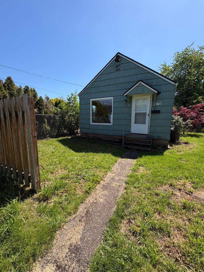 House for rent at 560 1 2 W Ash St, Lebanon, OR 97355