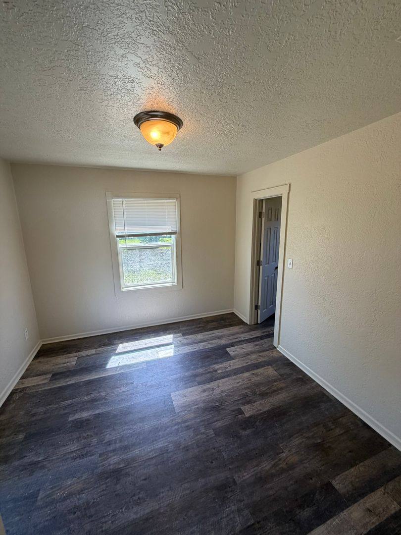 House for rent at 560 1 2 W Ash St, Lebanon, OR 97355