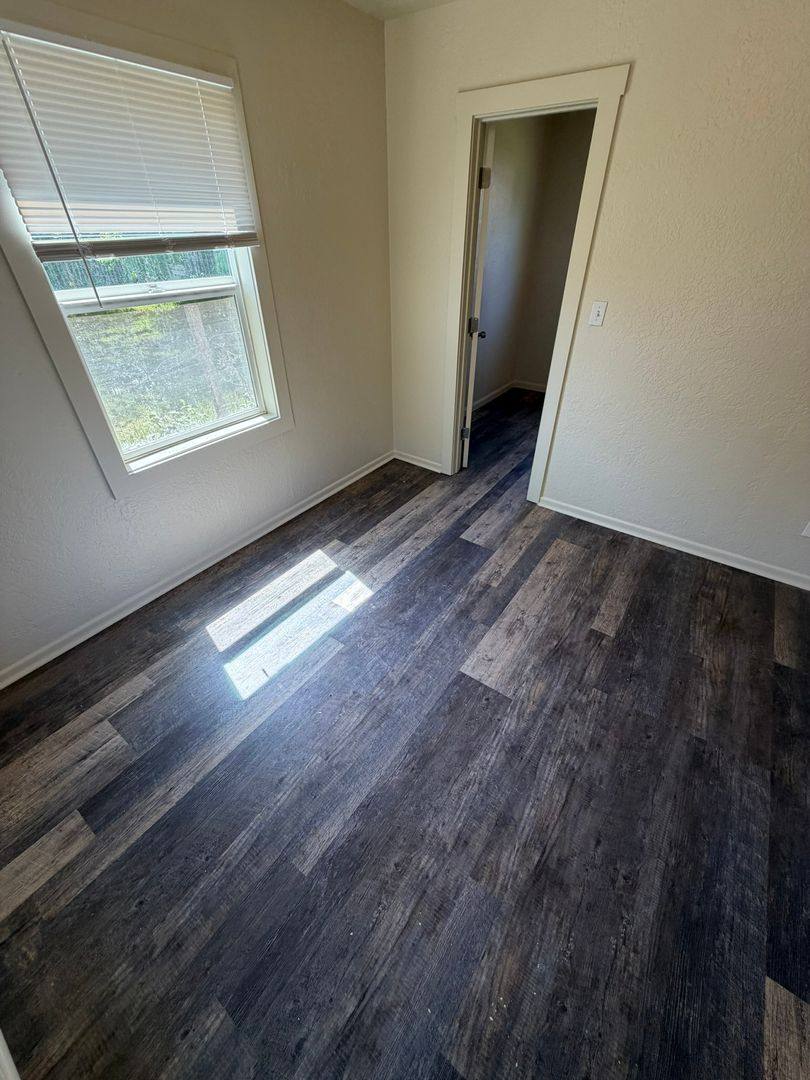 House for rent at 560 1 2 W Ash St, Lebanon, OR 97355