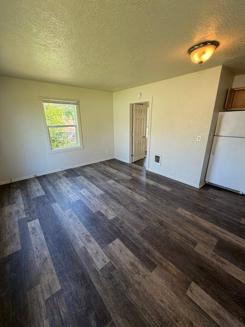 House for rent at 560 1 2 W Ash St, Lebanon, OR 97355