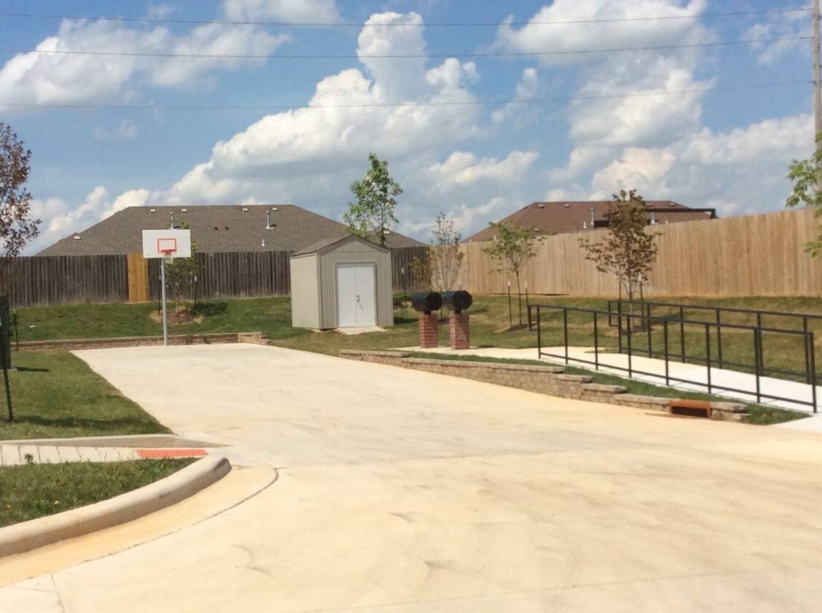 Apartment for rent at 810 N Oakwood Ave, Republic, MO 65738