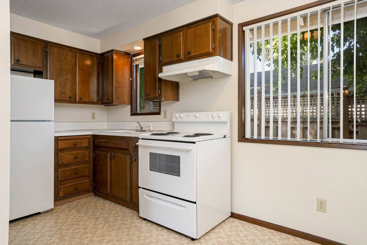Apartment for rent at 3811 Lancaster Dr NE, Salem, OR 97305