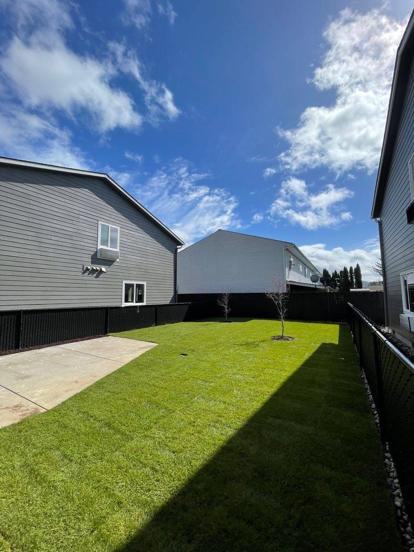 Townhouse for rent at 2656 S Main Rd #BUILDING A, Lebanon, OR 97355