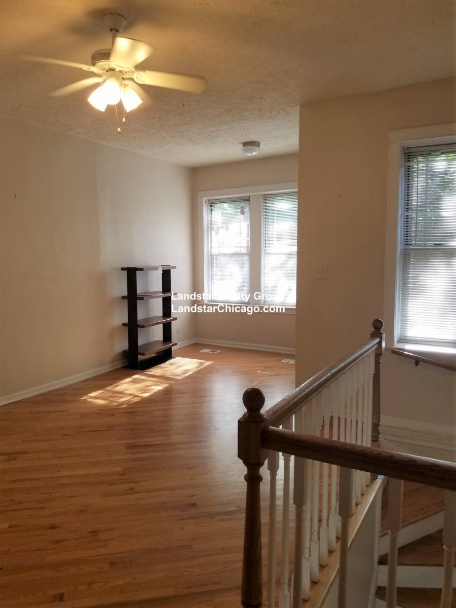 Apartment for rent at 7509 N Greenview #1, Chicago, IL 60626