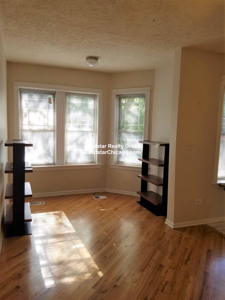 Apartment for rent at 7509 N Greenview #1, Chicago, IL 60626