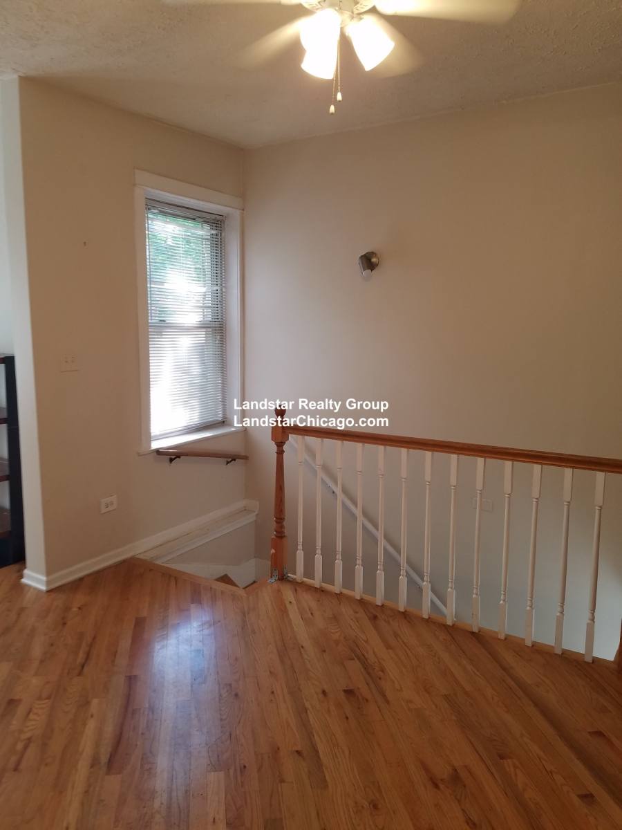 Apartment for rent at 7509 N Greenview #1, Chicago, IL 60626