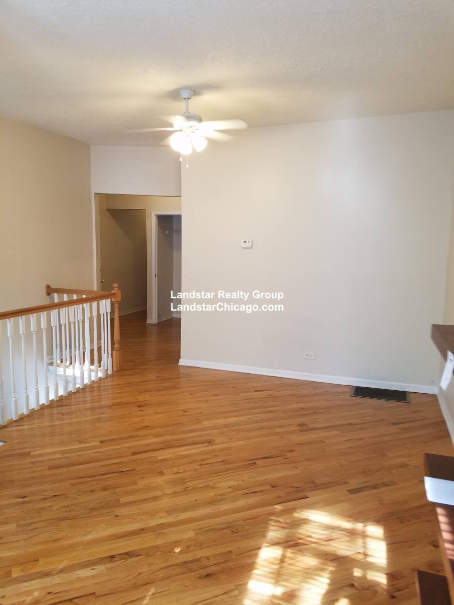 Apartment for rent at 7509 N Greenview #1, Chicago, IL 60626