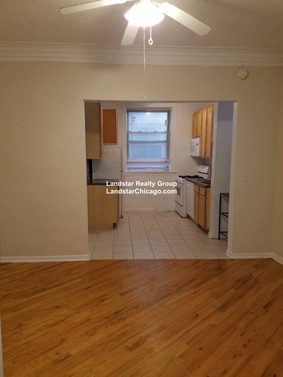 Apartment for rent at 7509 N Greenview #1, Chicago, IL 60626