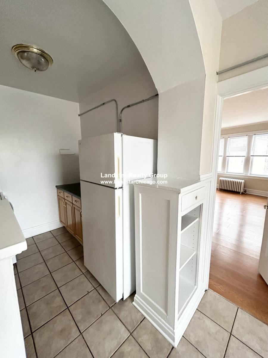 Apartment for rent at 1333 W Birchwood #409, Chicago, IL 60626