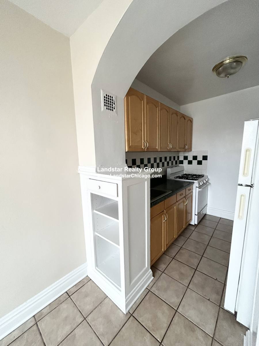 Apartment for rent at 1333 W Birchwood #409, Chicago, IL 60626