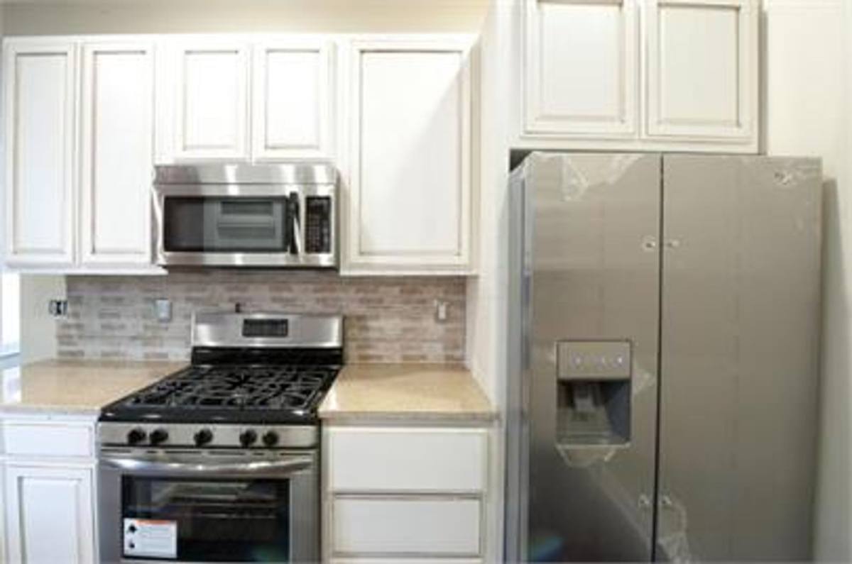 Apartment for rent at 301-305 E Sycamore St, Columbus, OH 43206