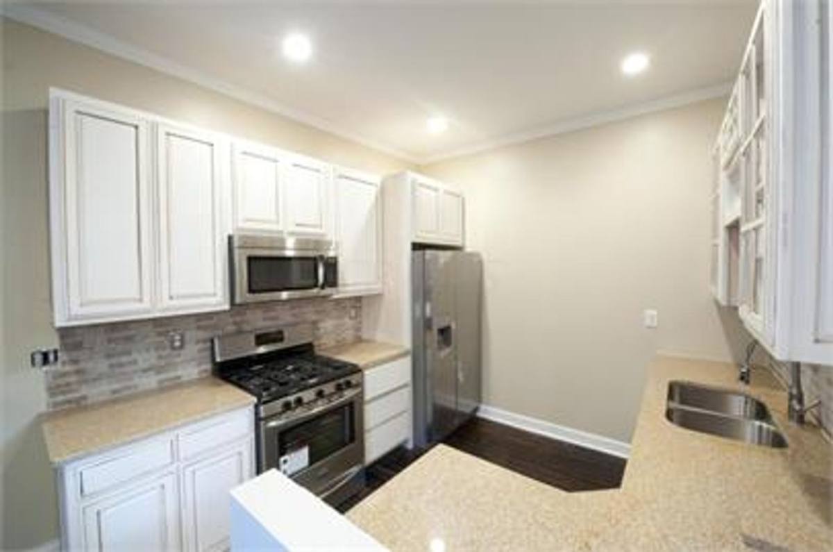 Apartment for rent at 301-305 E Sycamore St, Columbus, OH 43206