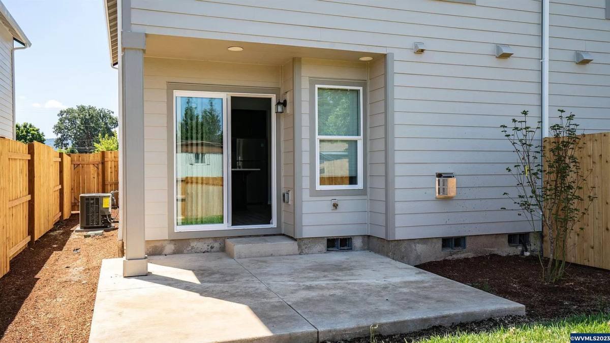 House for rent at 75 Sand Ridge Court, Lebanon, OR 97355