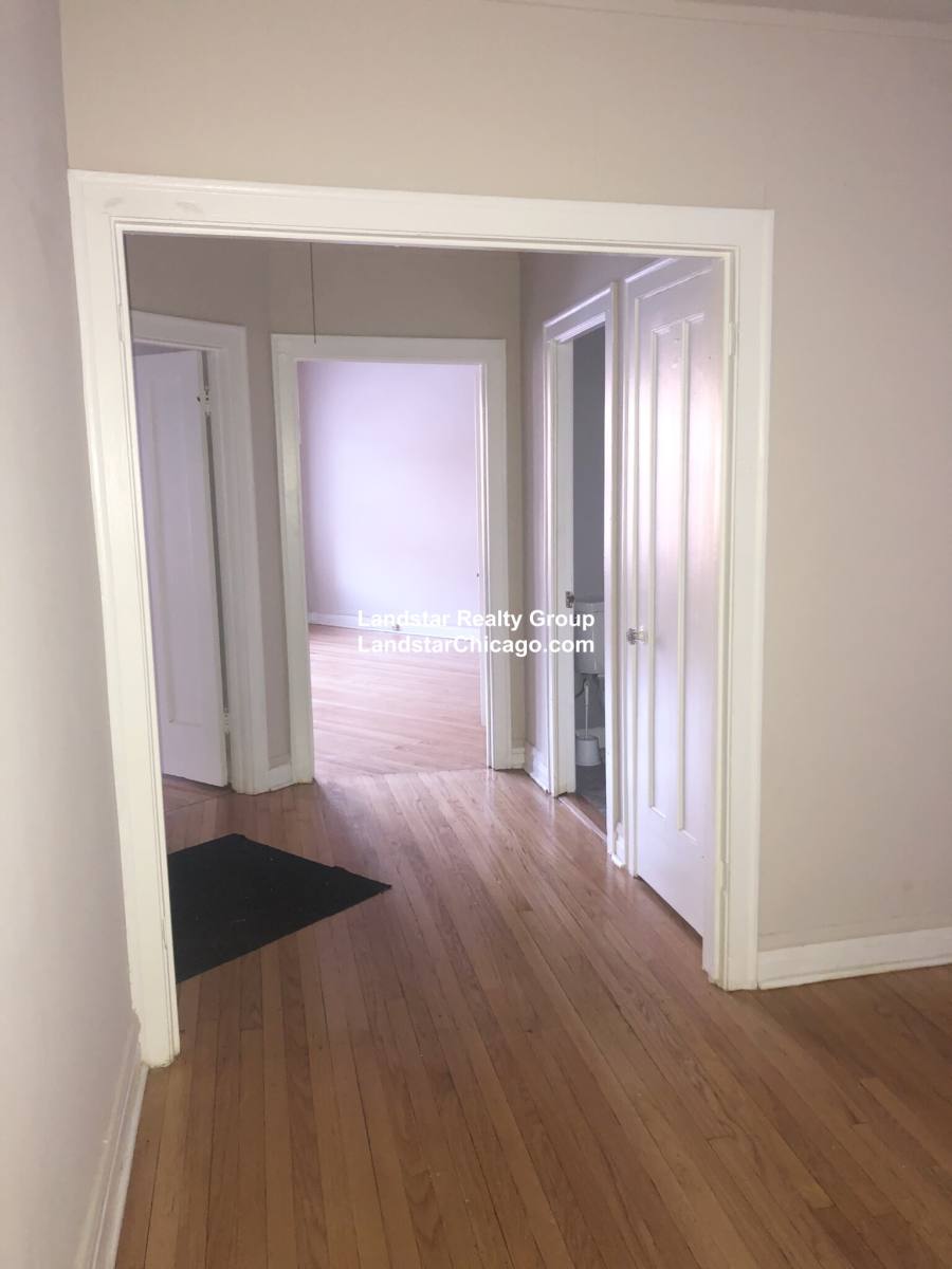 Apartment for rent at 4265 W Addison #1, Chicago, IL 60641