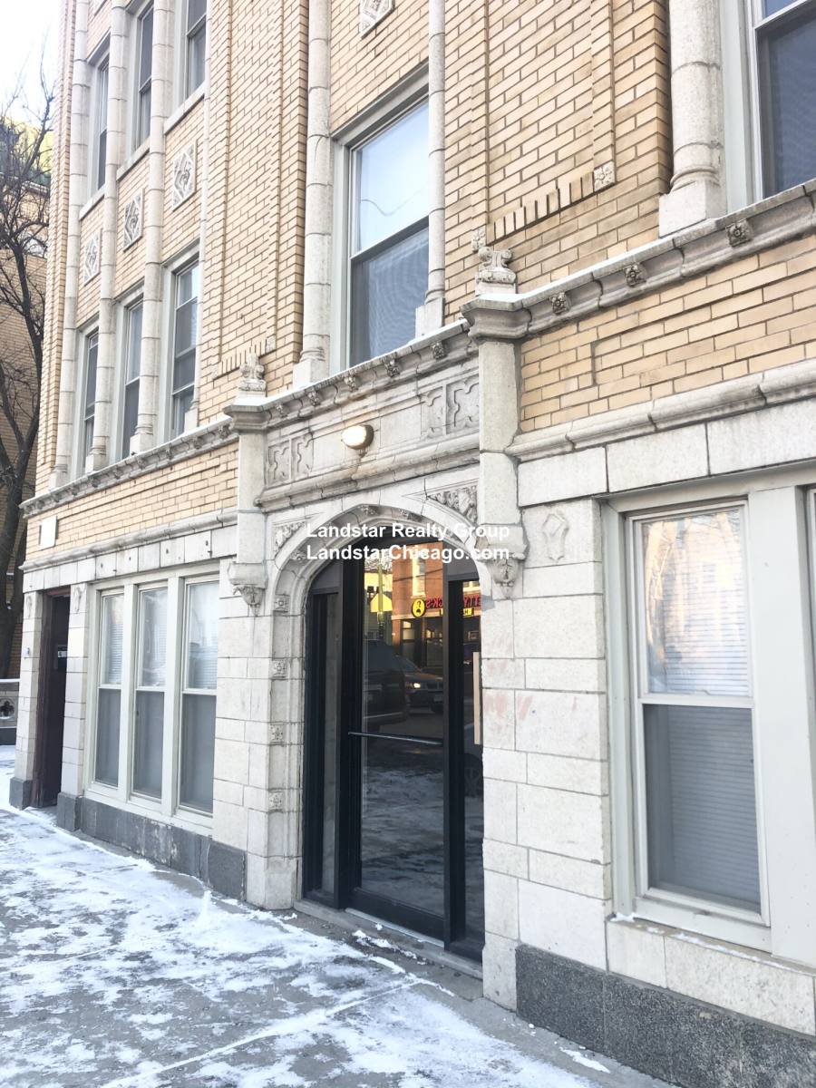 Apartment for rent at 4265 W Addison #1, Chicago, IL 60641