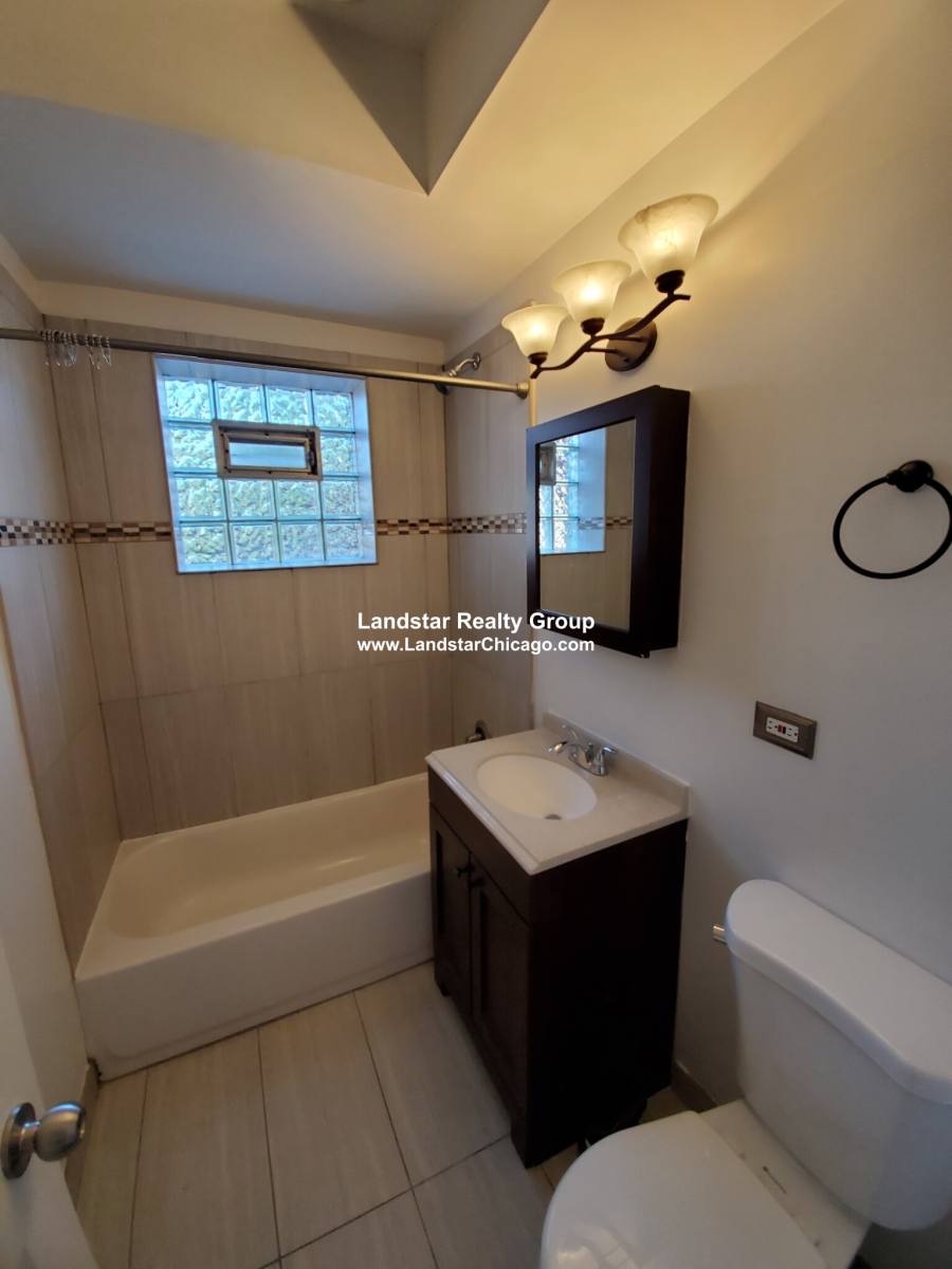 Apartment for rent at 3749 W Sunnyside #3, Chicago, IL 60625