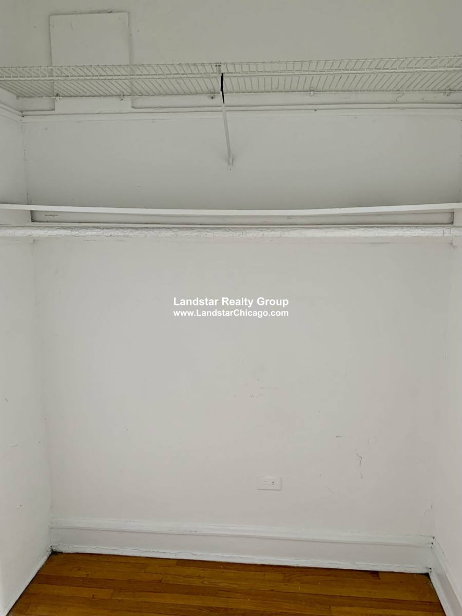 Apartment for rent at 2853 W Berteau #2, Chicago, IL 60618