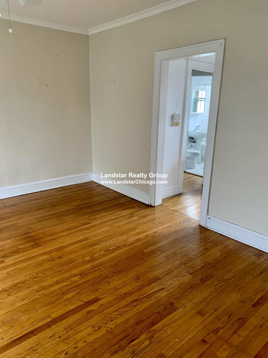Apartment for rent at 2853 W Berteau #2, Chicago, IL 60618