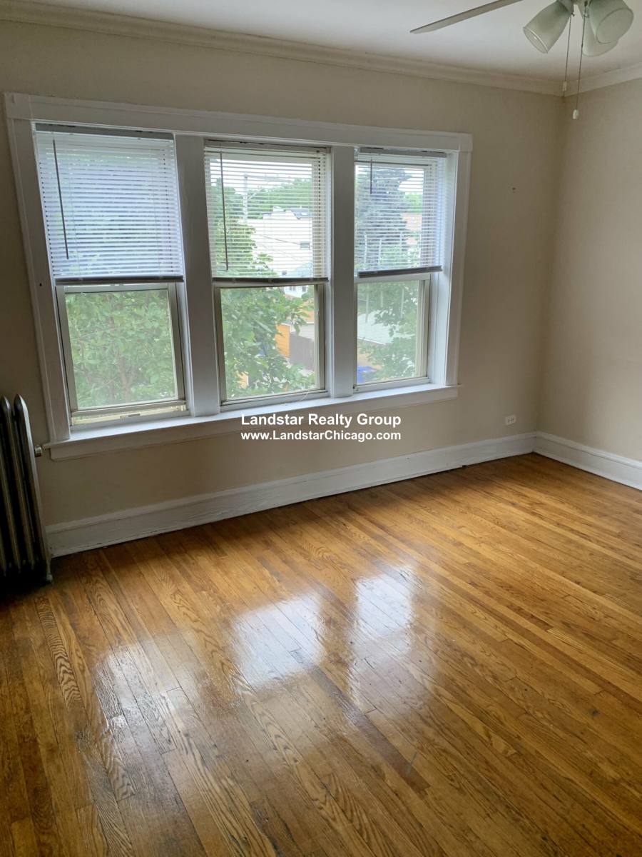 Apartment for rent at 2853 W Berteau #2, Chicago, IL 60618