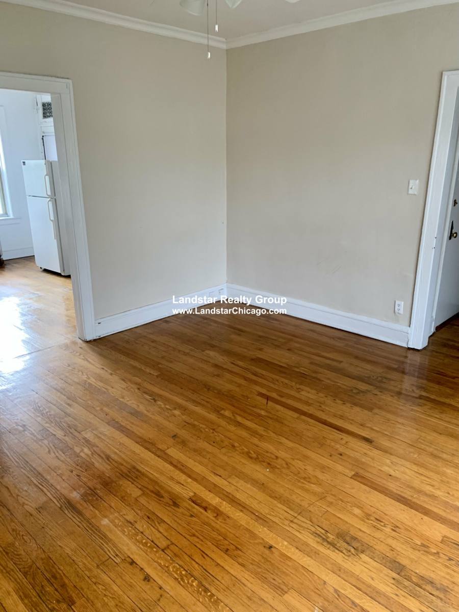 Apartment for rent at 2853 W Berteau #2, Chicago, IL 60618