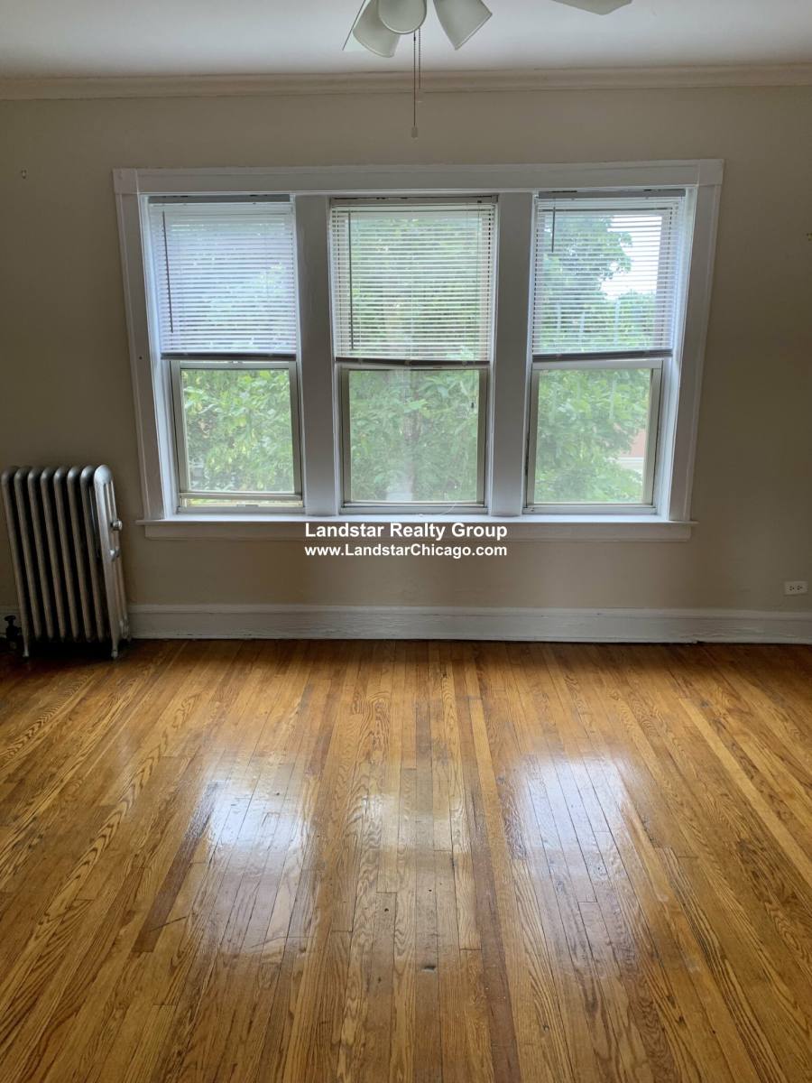 Apartment for rent at 2853 W Berteau #2, Chicago, IL 60618