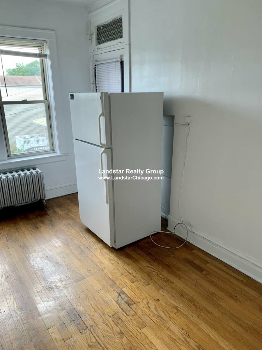 Apartment for rent at 2853 W Berteau #2, Chicago, IL 60618