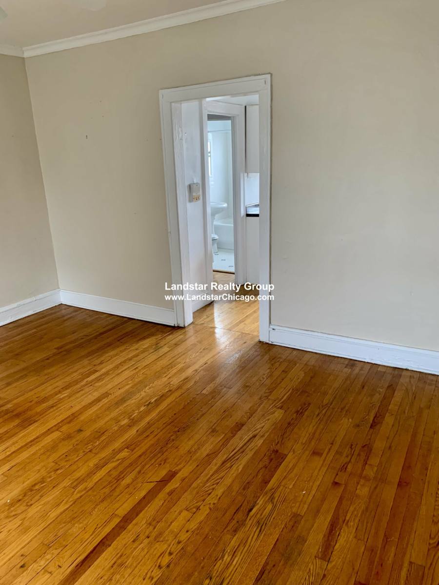 Apartment for rent at 2853 W Berteau #2, Chicago, IL 60618