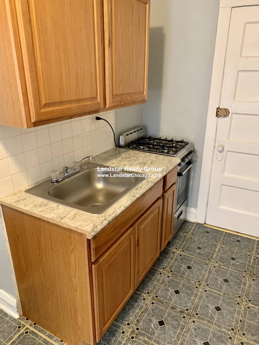 Apartment for rent at 4606 N Beacon #3A, Chicago, IL 60640