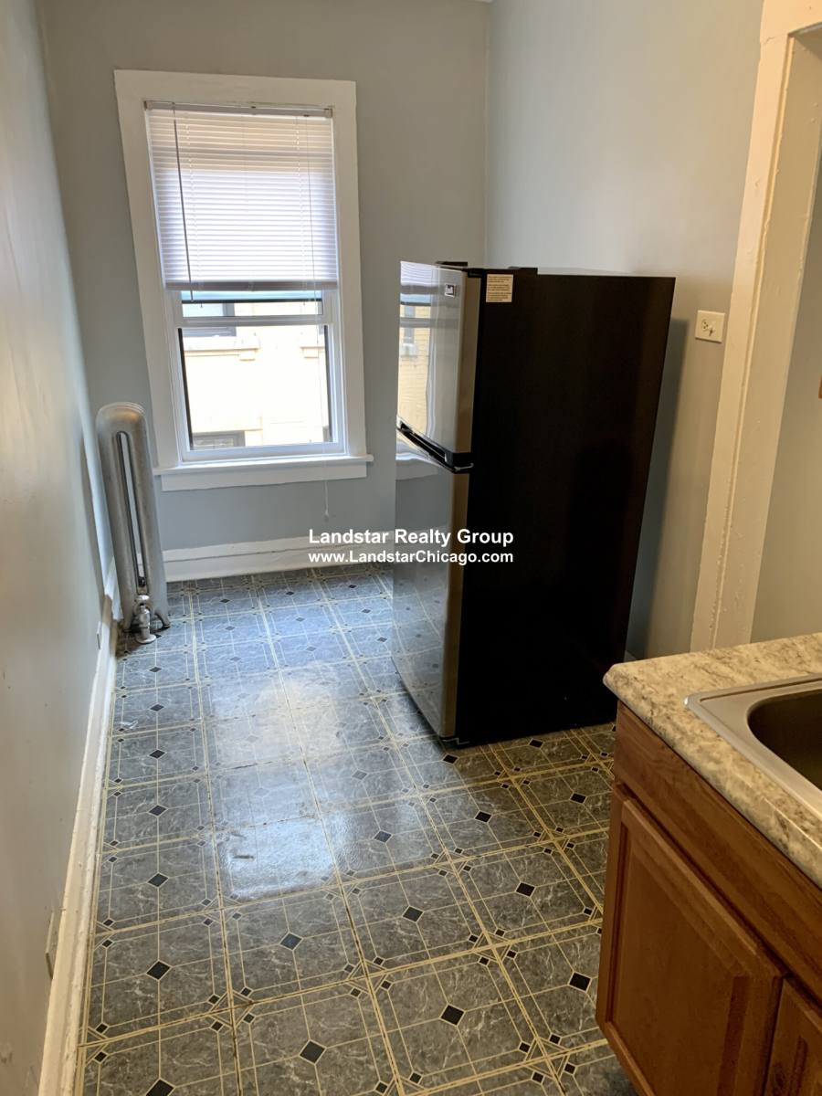 Apartment for rent at 4606 N Beacon #3A, Chicago, IL 60640