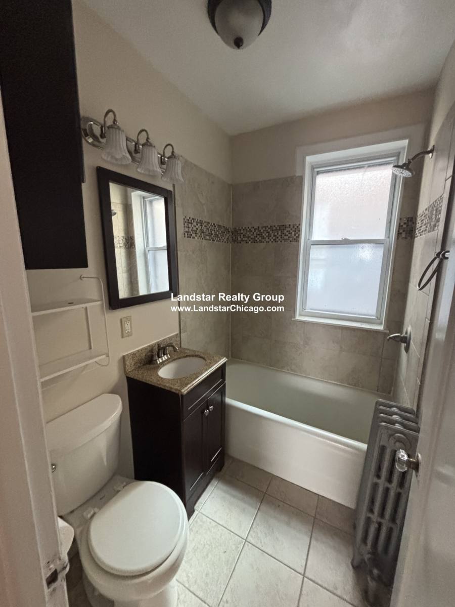 Apartment for rent at 1916 W Morse #2N, Chicago, IL 60626