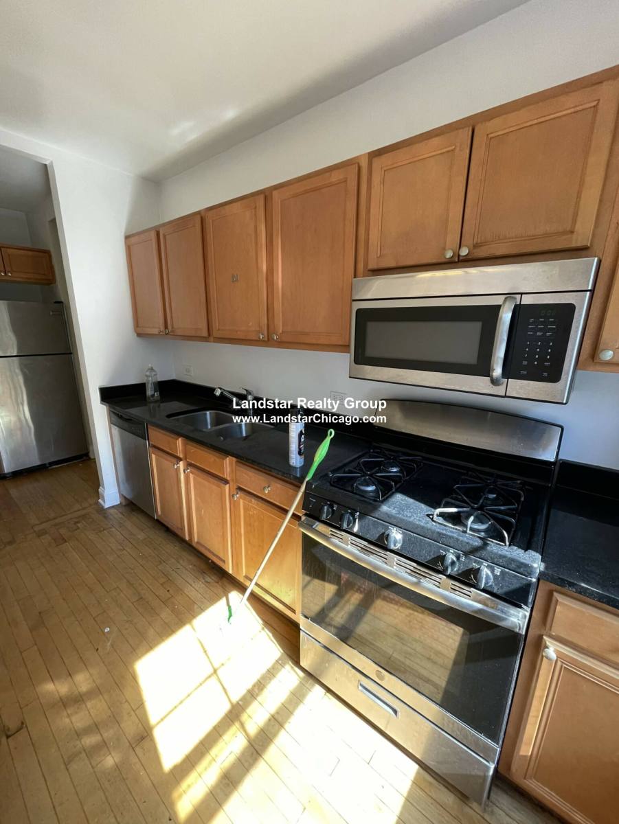 Apartment for rent at 800 Sherman Ave #3A, Evanston, IL 60202