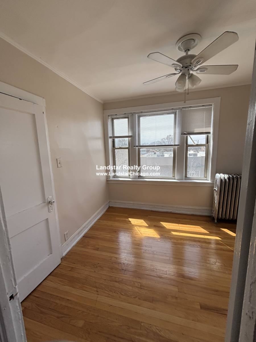 Apartment for rent at 2342 W Touhy #3A, Chicago, IL 60645