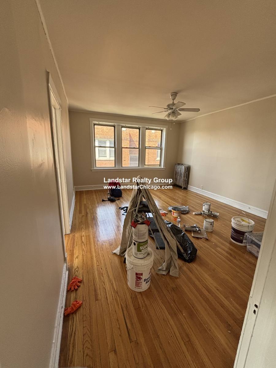 Apartment for rent at 2342 W Touhy #3A, Chicago, IL 60645