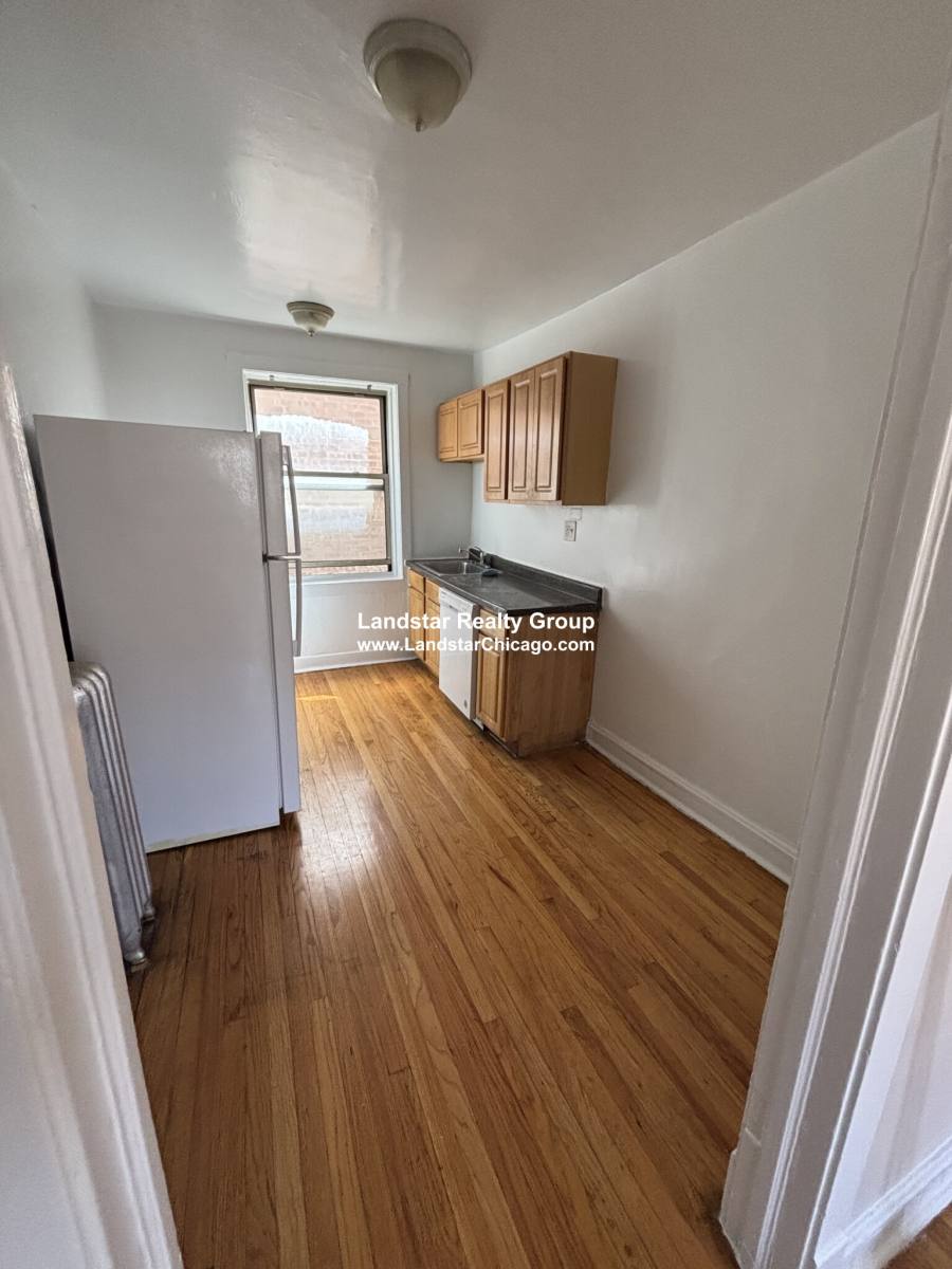 Apartment for rent at 2342 W Touhy #3A, Chicago, IL 60645