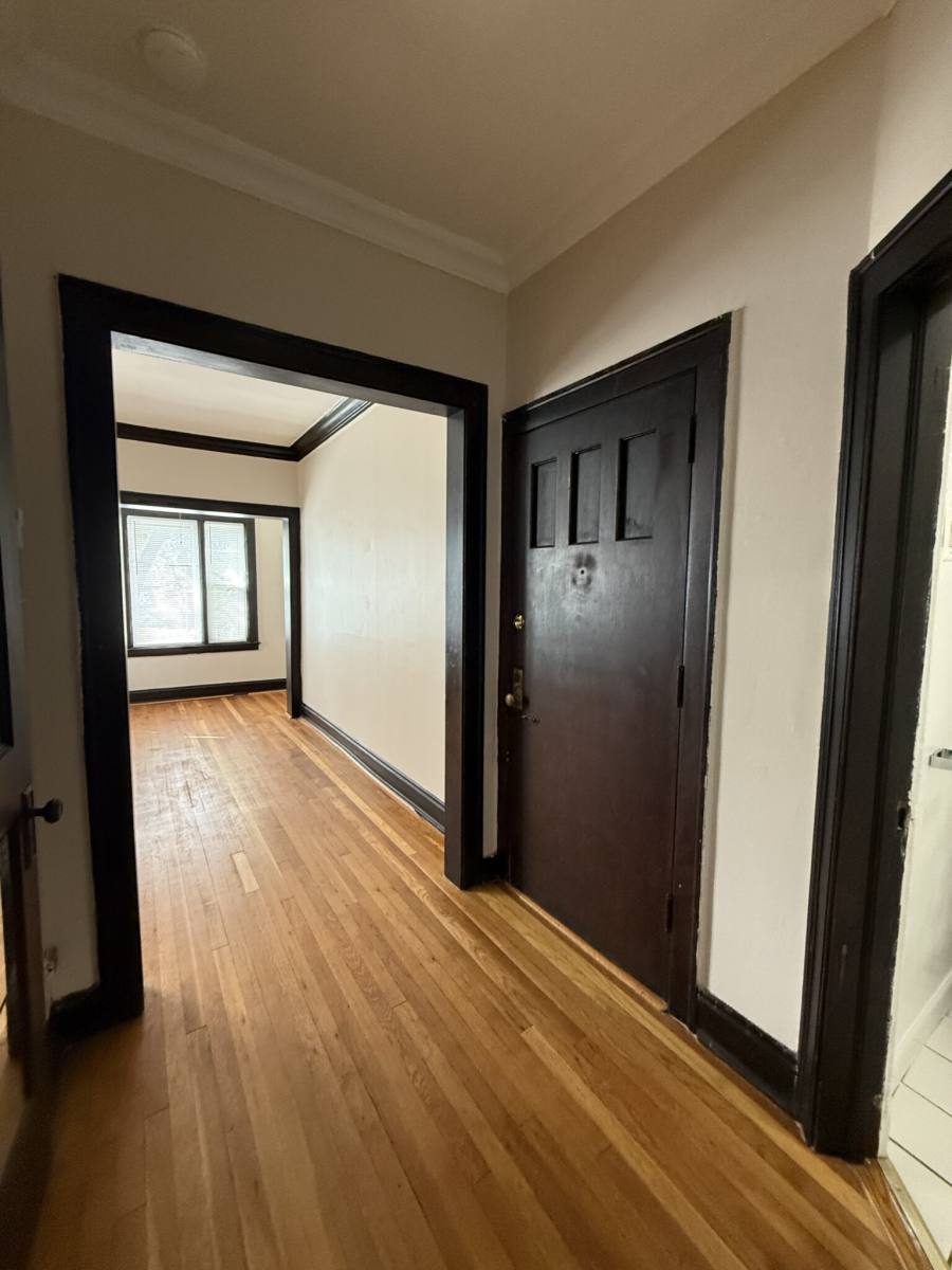 Apartment for rent at 7735 N Sheridan #2, Chicago, IL 60626