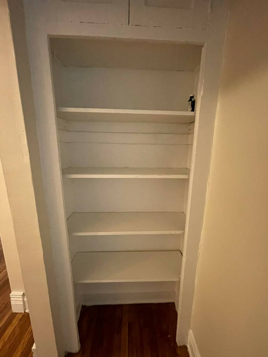 Apartment for rent at 1372 W Estes Ave #1N, Chicago, IL 60626