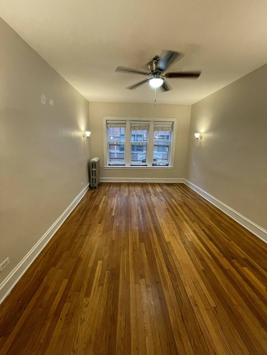 Apartment for rent at 1372 W Estes Ave #1N, Chicago, IL 60626