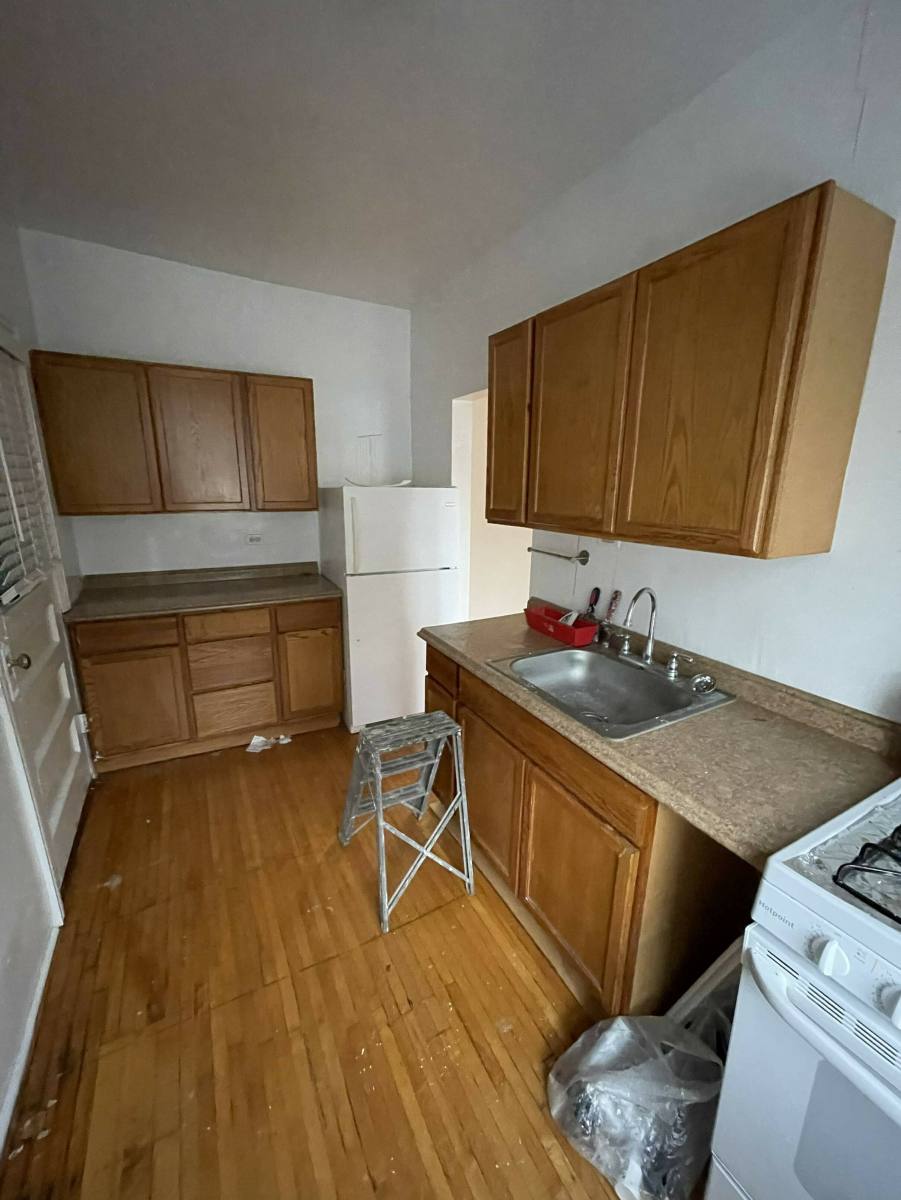 Apartment for rent at 1372 W Estes Ave #1N, Chicago, IL 60626