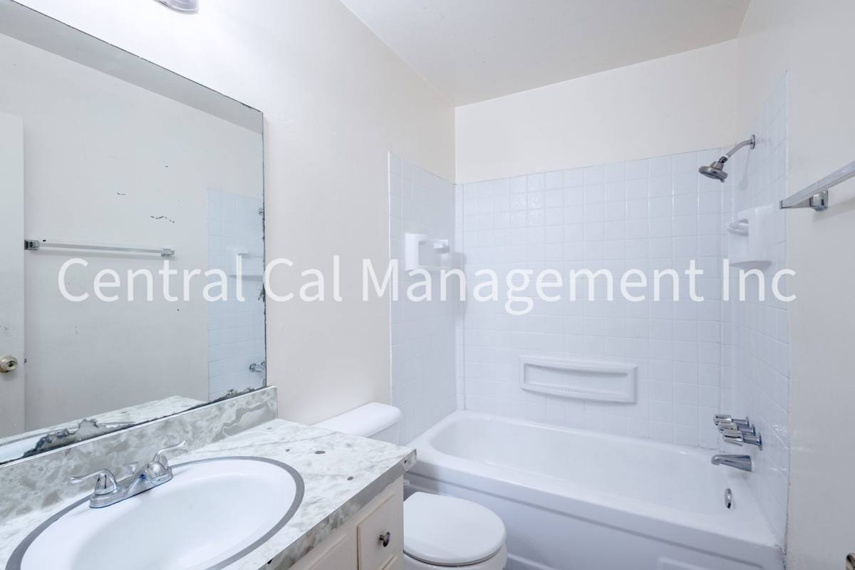 Apartment for rent at 3109 Edmonton St, Bakersfield, CA 93309