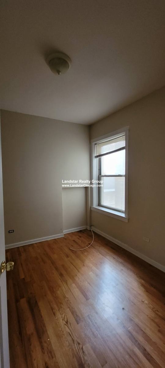 Apartment for rent at 7513 N Greenview #1, Chicago, IL 60626