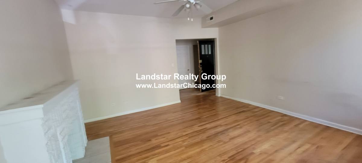 Apartment for rent at 7513 N Greenview #1, Chicago, IL 60626